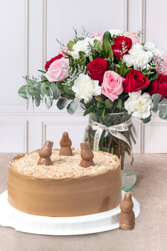 María Felix - with Turin Bunny Big Cake