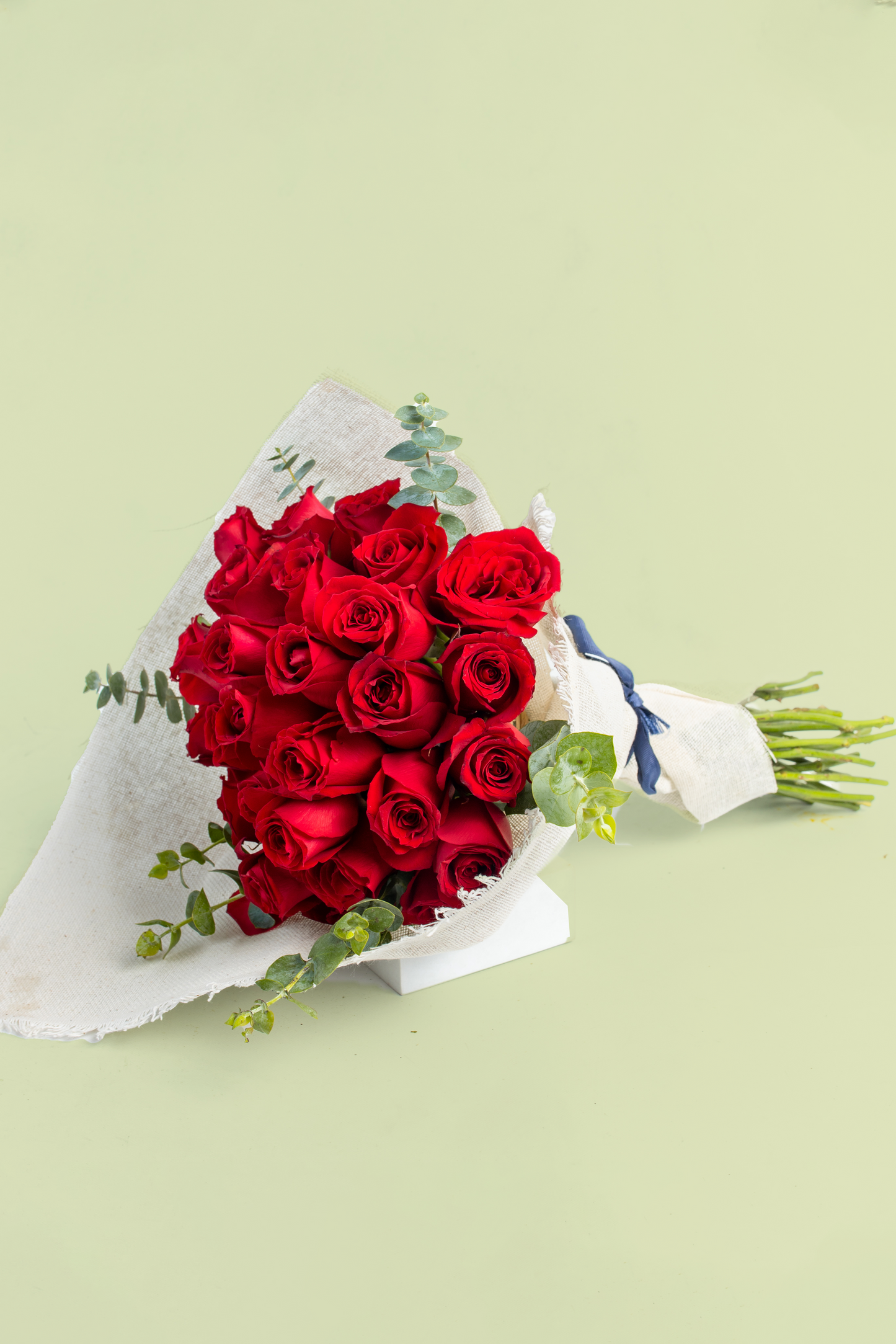 Bouquet of 30 Red Roses - Jute Wrap