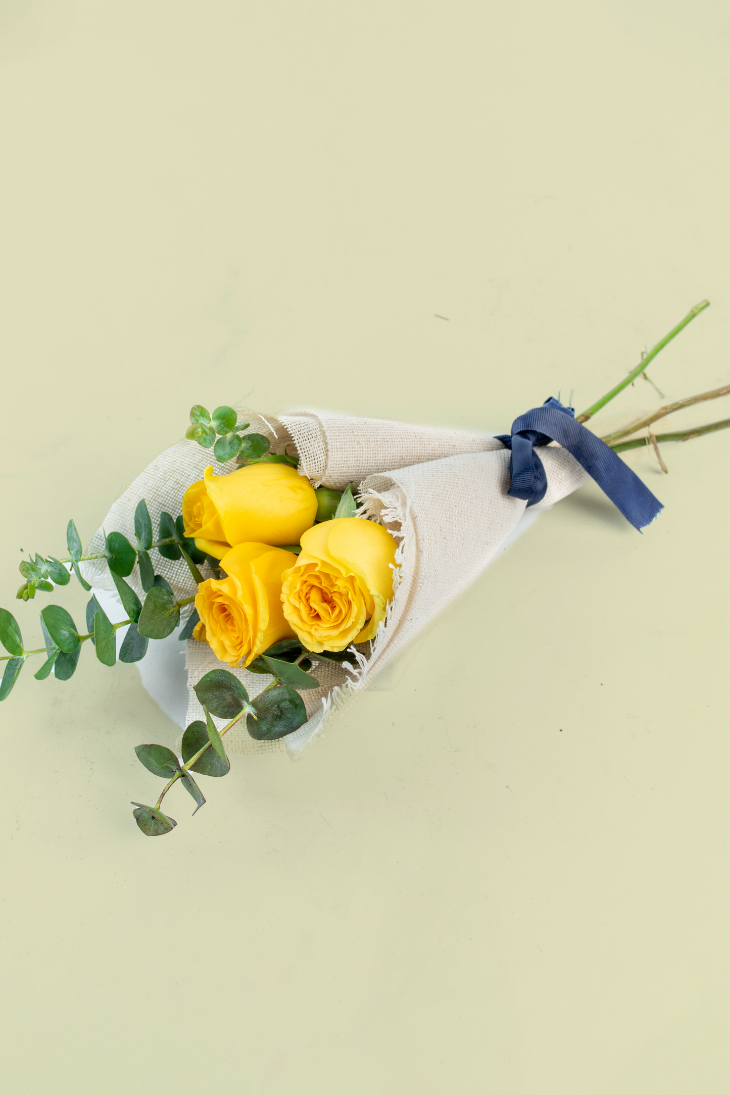 Bouquet of 3 Yellow Roses - Jute Wrap