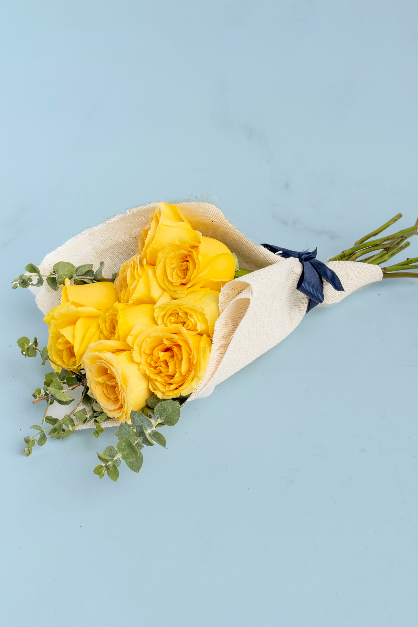 Bouquet of 9 Yellow Roses - Jute Wrap