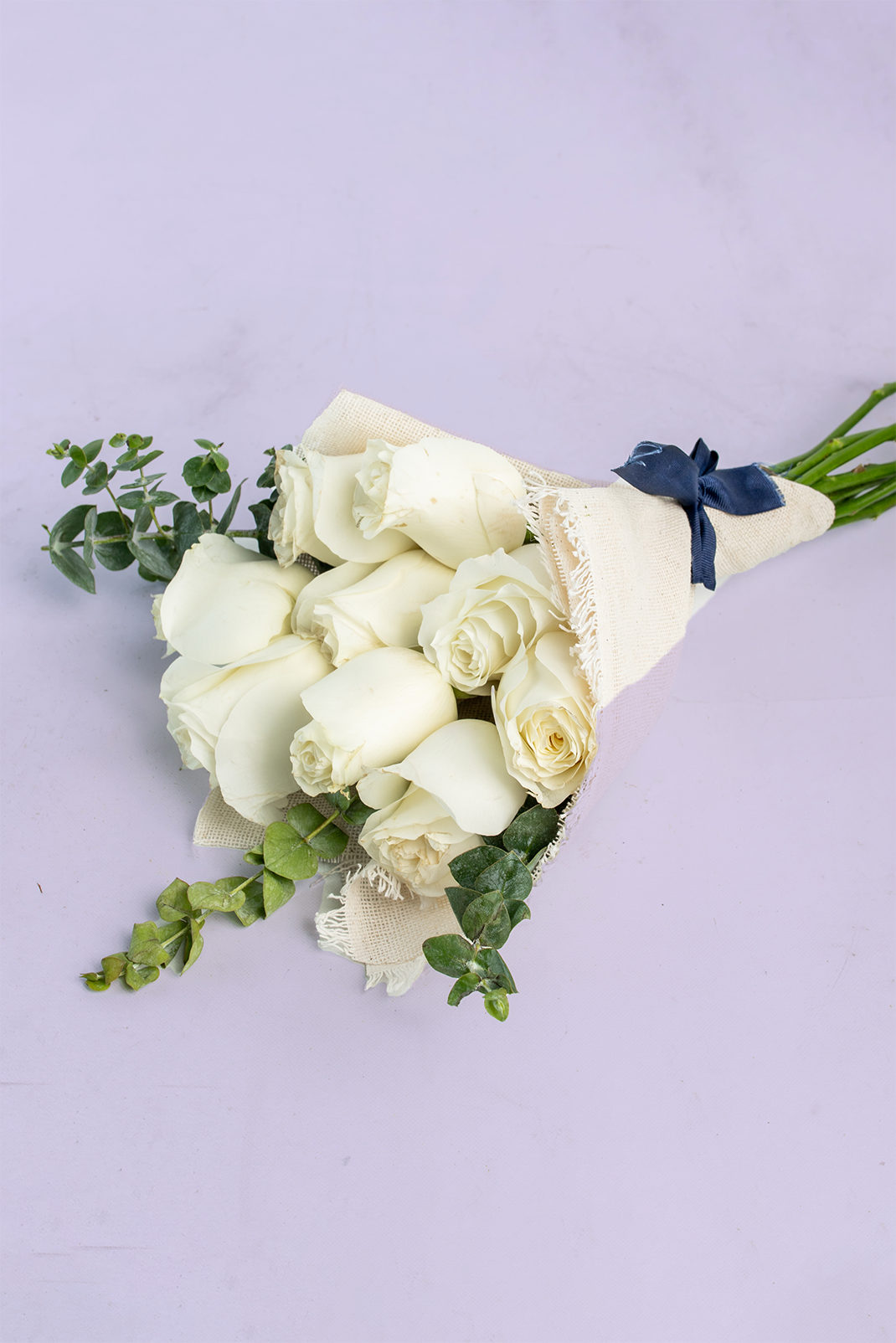 Ramo 9 Rosas Blancas / Envoltura Yute QRO