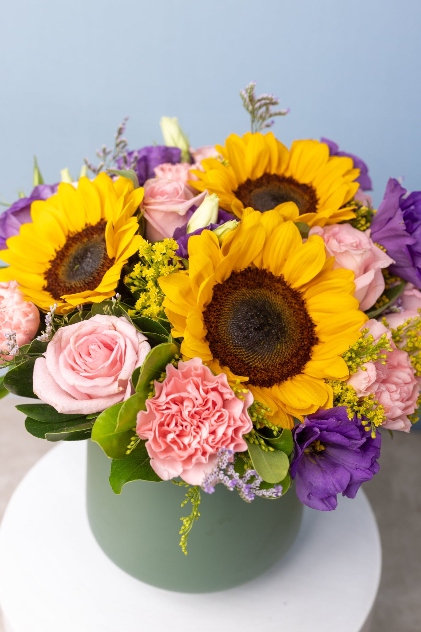 Cascade - Sunflower, Rosa Clarita, Pink Carnation and Lisianthus ACA