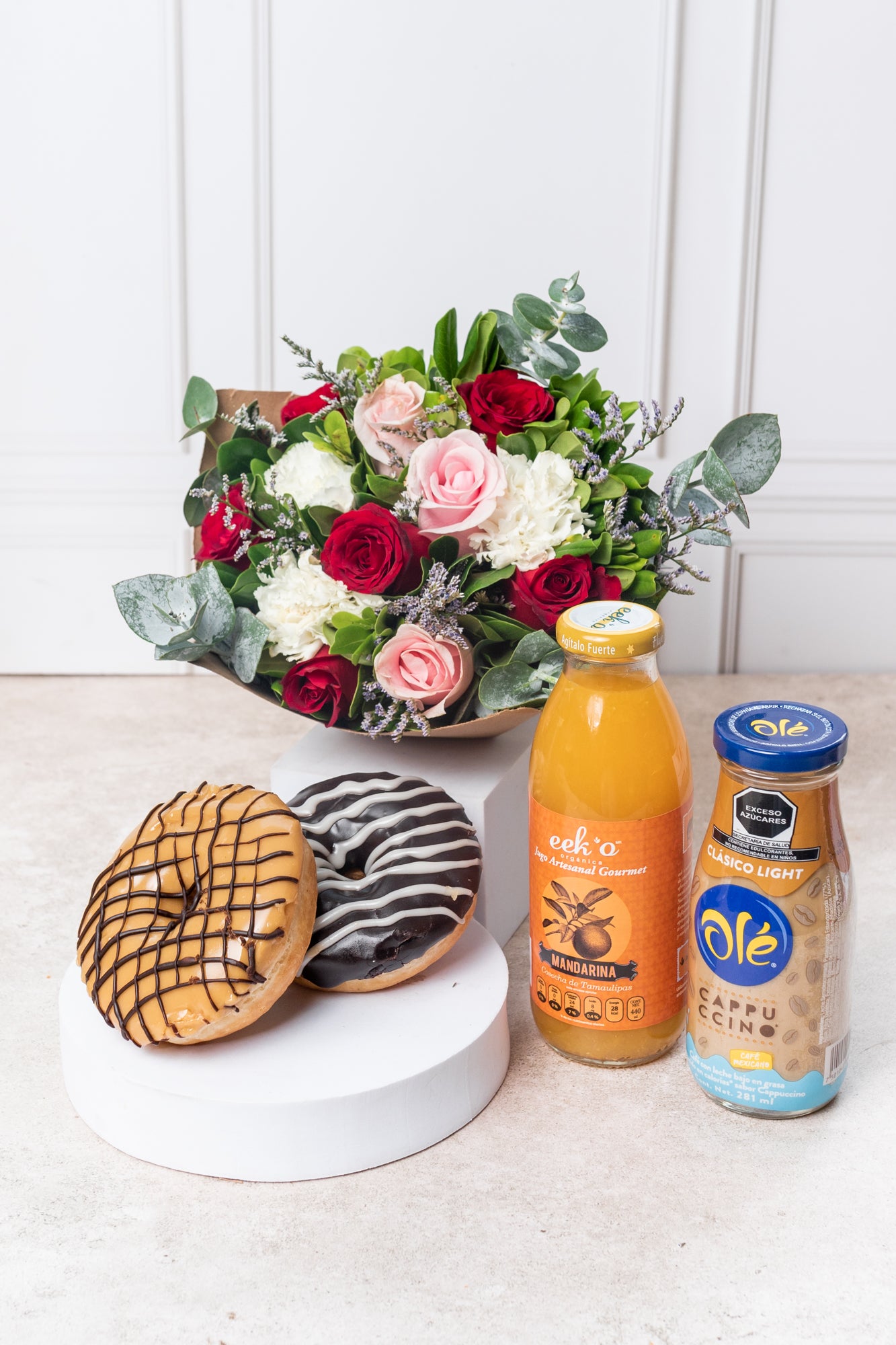 Buenos Días - Kit de Desayuno con Jugo, Café y Flores