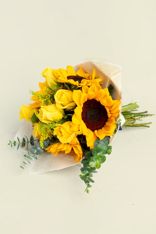 Ramo Girasol y Rosa Amarilla - Envoltura Yute AGS
