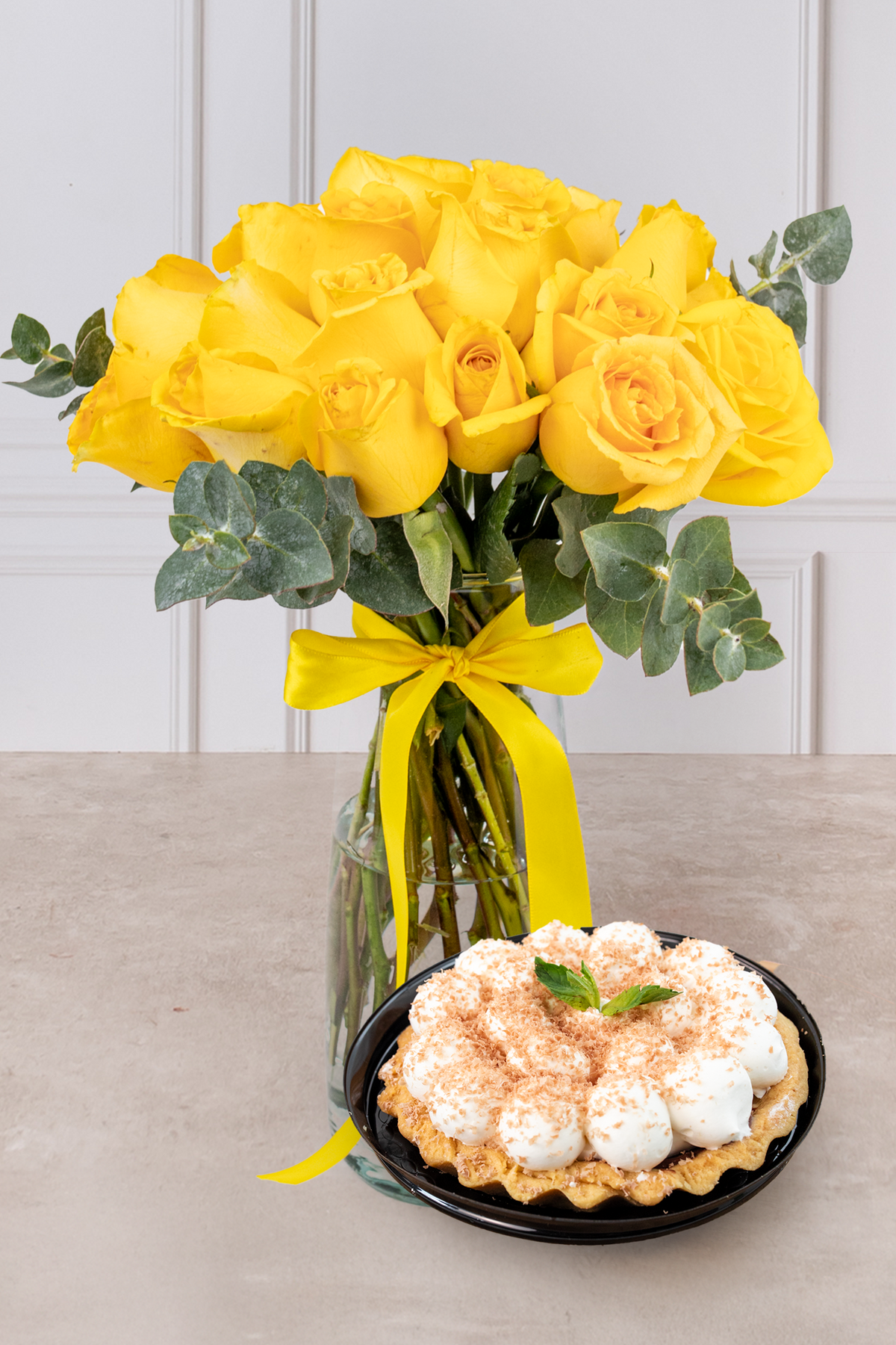 Tarta Individual Plátano con Canario - Rosas Amarillas | Verbena 21S