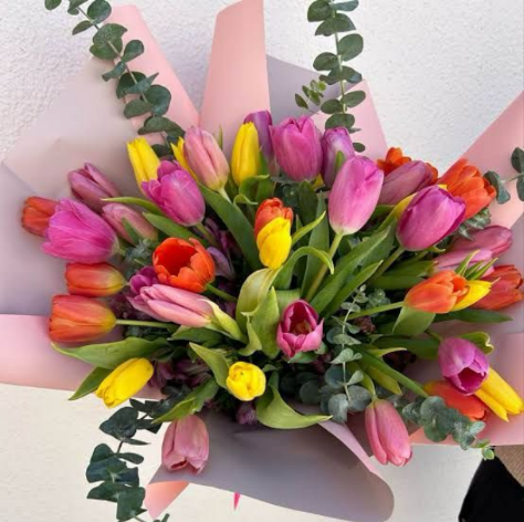 PEDIDO ESPECIAL: RAMO  40 TULIPANES, ROJO,AMARILLO,NARANJA Y MAGENTA