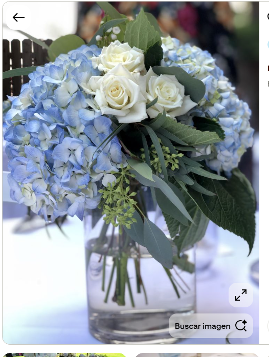 Pedido especial 3 centros de mesa de Hortensia Azul y Rosas blancas