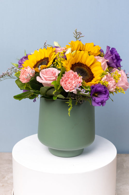 Cascada / Girasol, Rosa Clarita, Clavel Rosa y Lisianthus QRO