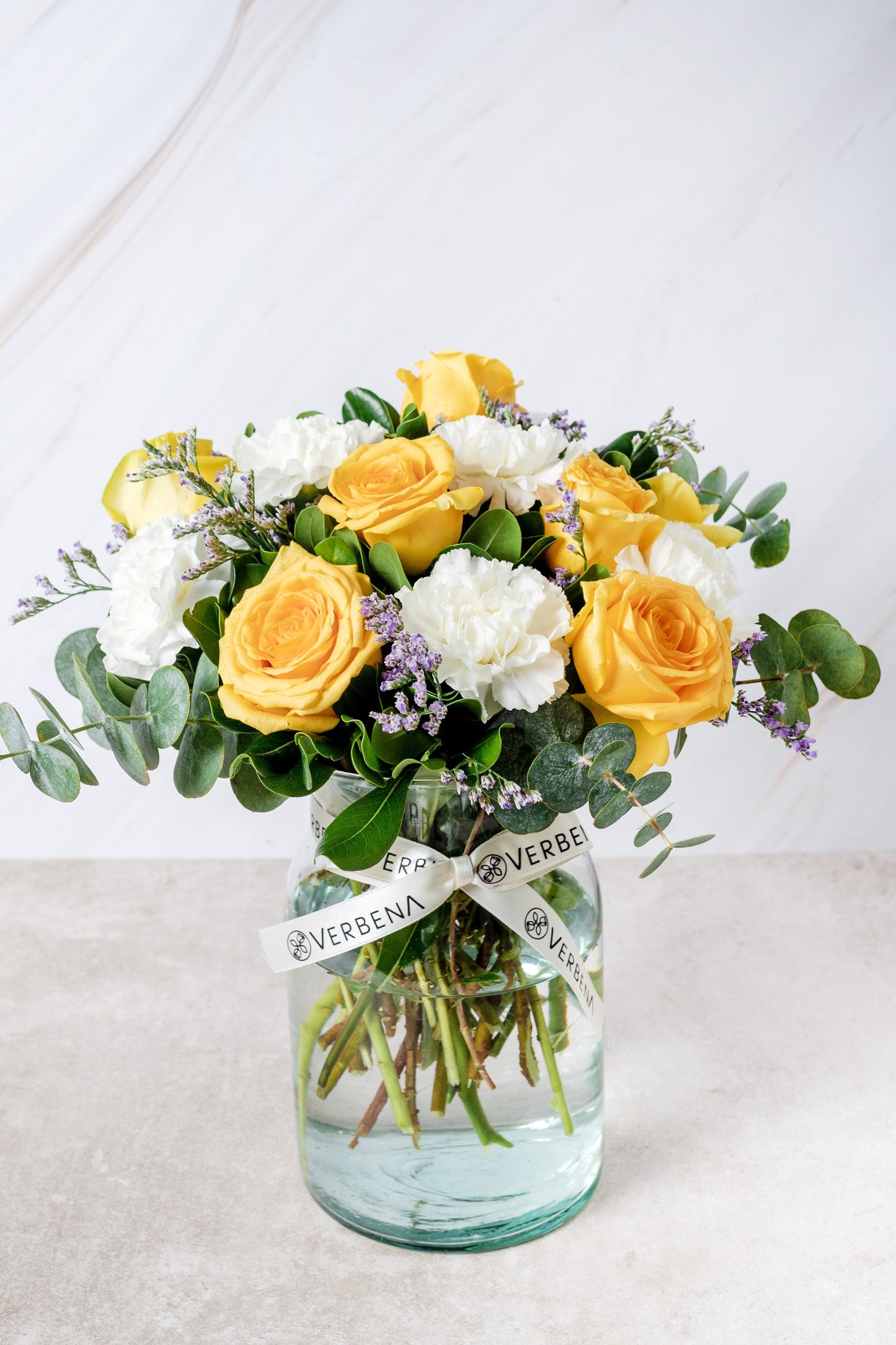 Honey Gold / Rosa Amarilla con Clavel Blanco QRO