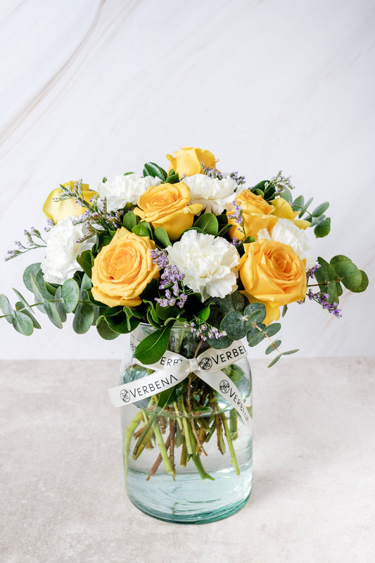 Honey Gold / Rosa Amarilla con Clavel Blanco QRO