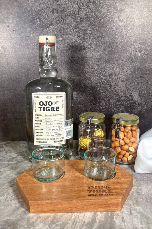 Kit Ojo de Tigre - Mezcal 750 ml, Ferreros y Cacahuates