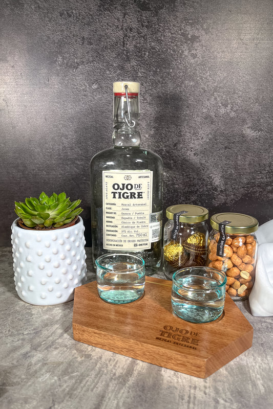 Selva y Mezcal - Kit Ojo de Tigre 750 ml, Ferreros, Cacahuates y Suculenta