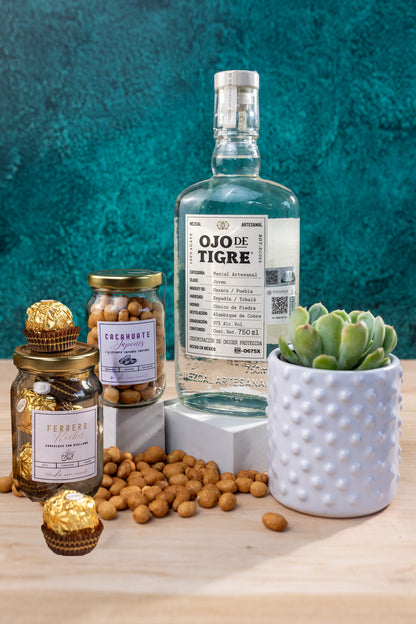 Kit Ojo de Tigre 750 ml - Ferreros, Cacahuates + Suculenta