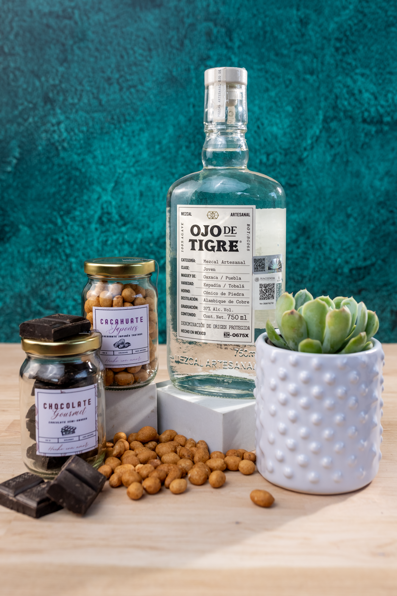 Kit Ojo de Tigre 750 ml - Ferreros, Cacahuates + Suculenta