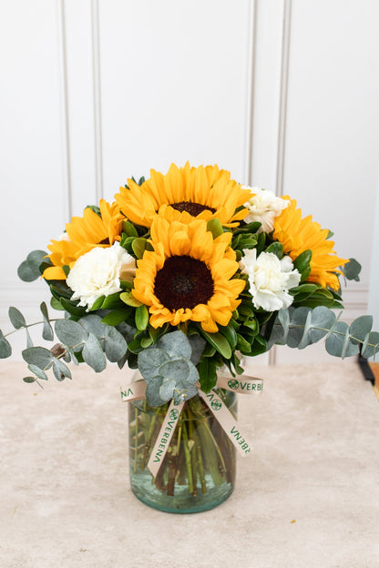 Cuando Calienta el Sol MOM Girasol y Clavel Blanco
