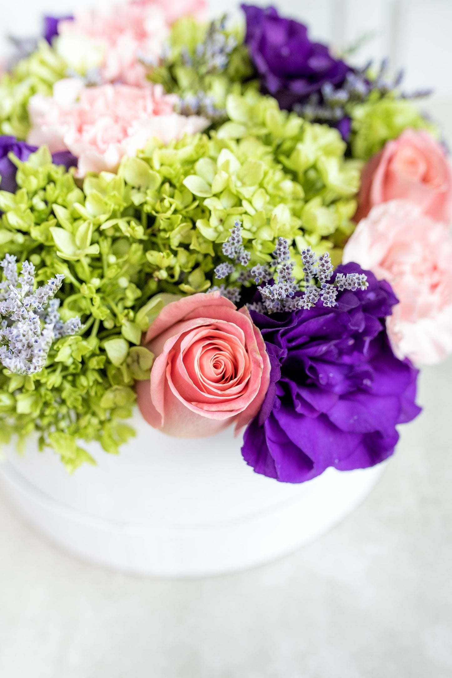 Corazón de melón // Caja de Flores, Rosa Clarita, Lisianthus, Clavel Rosa y Hortensia