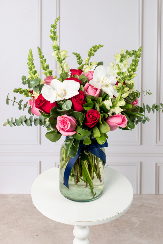 Latido - Arreglo de Rosas Rojas y Rosas con Orquídea