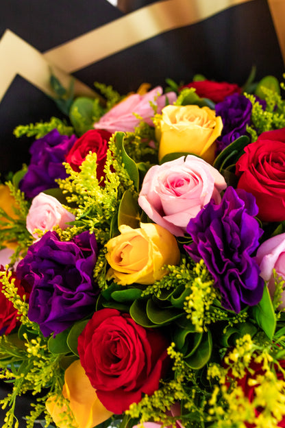 Aguardiente - Ramo Rosa Roja, Amarilla y Clarita con Lisianthus Atizapán