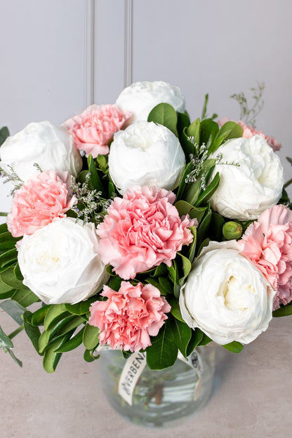 Pura Vida // Peonia Blanca y Clavel Rosa