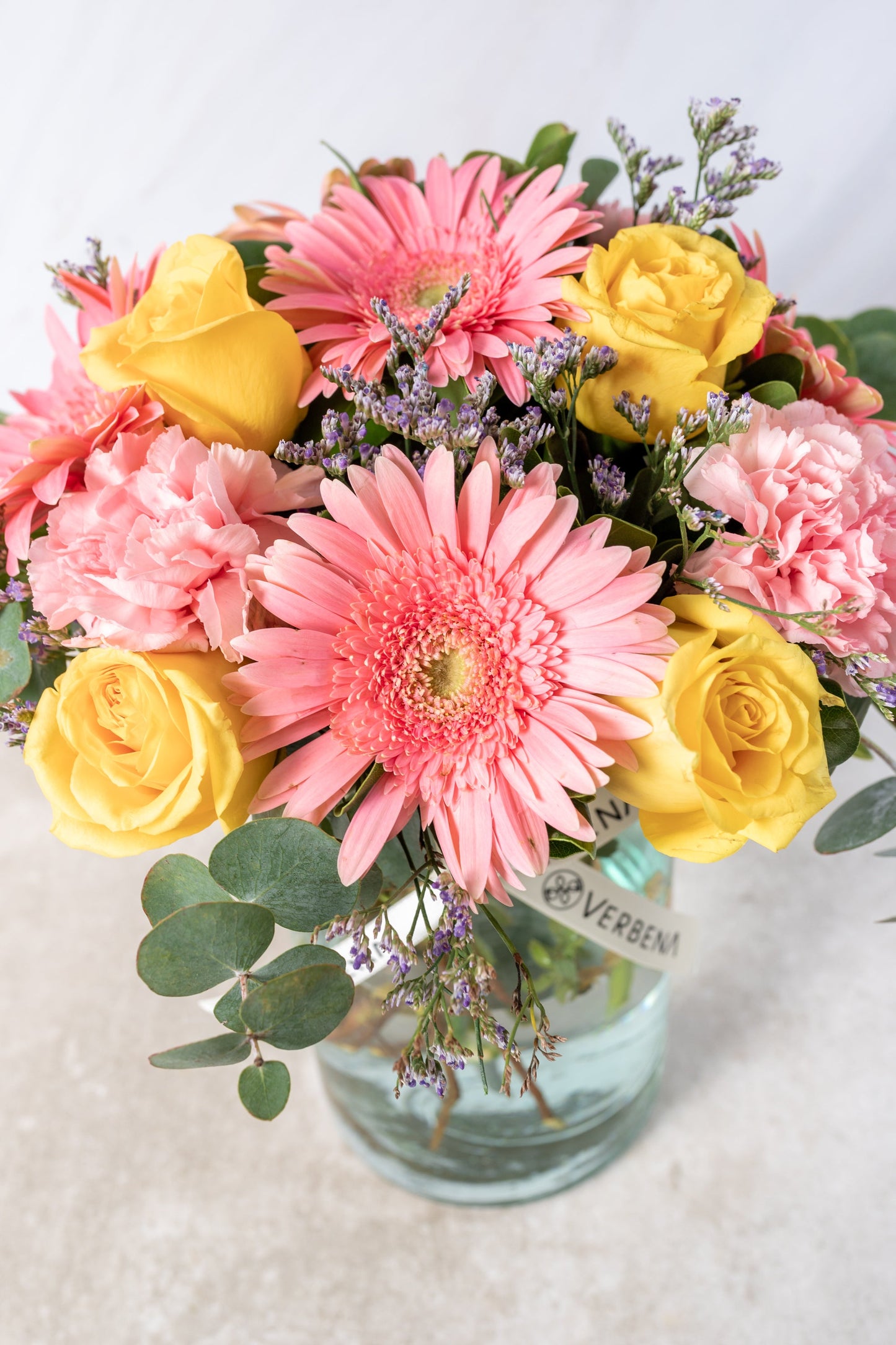 Brillo de Sol / Gerbera Rosa con Rosa Amarilla