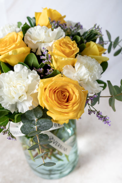 Honey Gold / Rosa Amarilla con Clavel Blanco QRO