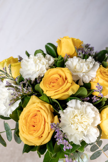 Honey Gold - Rosa Amarilla con Clavel Blanco CULIACÁN