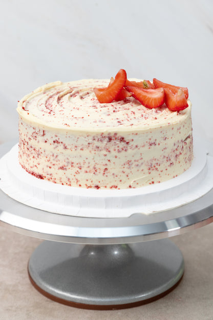 Pastel Grande Red Velvet - Fresa y Chocolate Blanco