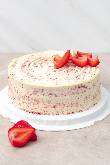 Pastel Grande Red Velvet - Fresa y Chocolate Blanco