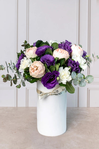 Jardín de Amor - Peonia Eterna Rosa, Lisianthus Morado y Clavel Cun