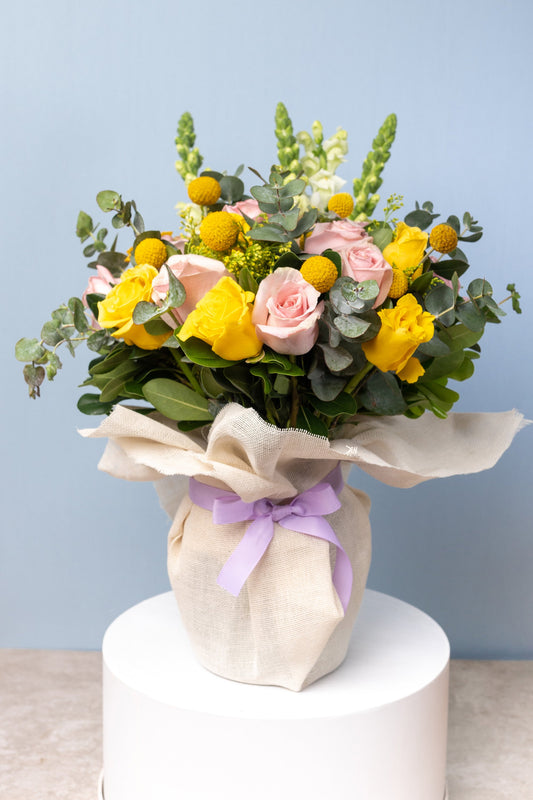 Malibú - Rosa Amarilla y Clarita, Craspedia y Perrito Blanco XAL