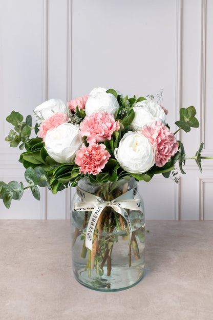 Pura Vida - Peonia Blanca y Clavel Rosa Atizapán