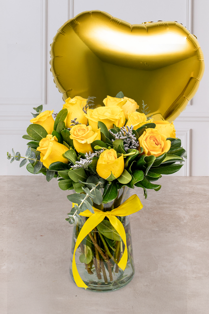 Globo Corazón Amarillo con Suspiro de Sol - 12 Rosas Amarillas | Verbena 21S