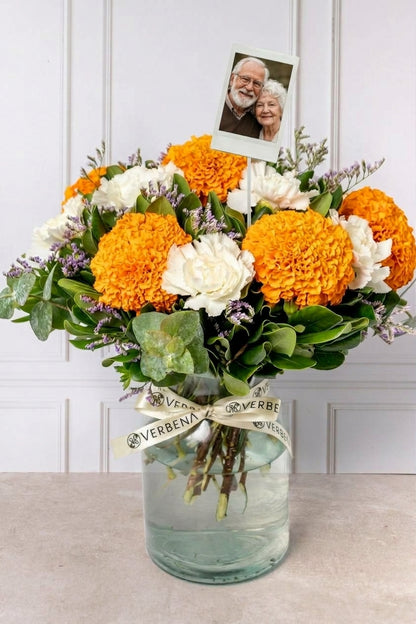 Alma de Cempasúchil - Cempasúchil y Clavel Blanco con Foto Personalizada