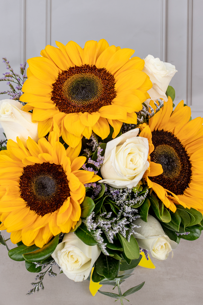 Sol Radiante / 3 Girasoles y Rosa Blanca | Verbena 21SF (A)