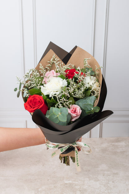 Ramo María Bonita - Rosa Roja, Rosa Clarita y Clavel Blanco Cun