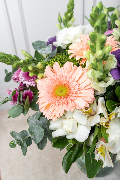 Alma Libre - Gerbera, Lisianthus, Clavel, Moreliana, Perrito